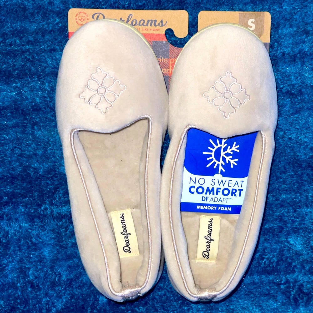 Dearfoams Memory Foam Slippers - Small Women’s